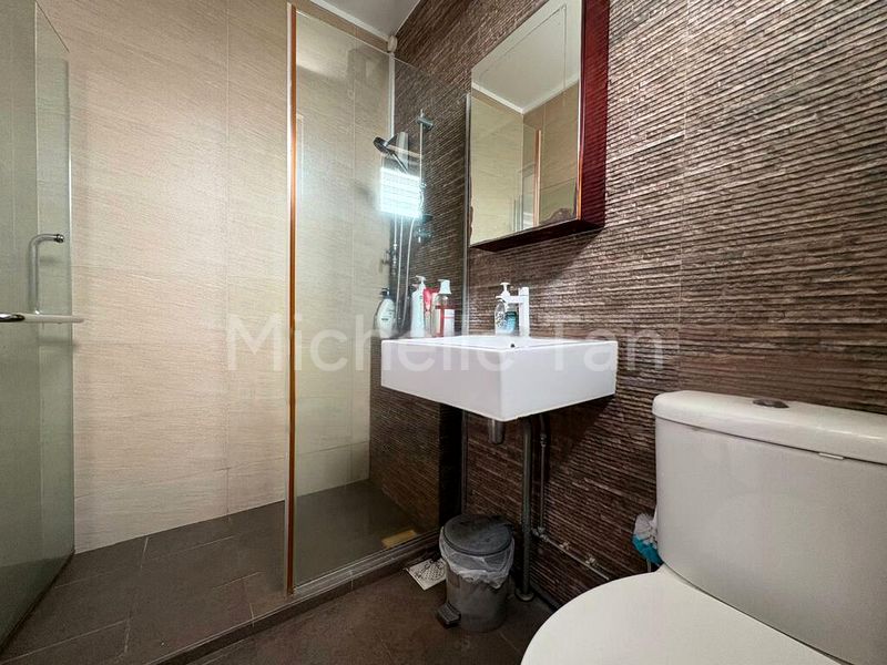 5 Room (5I) HDB for Sale in  489C Tampines Street 45 - Image 2